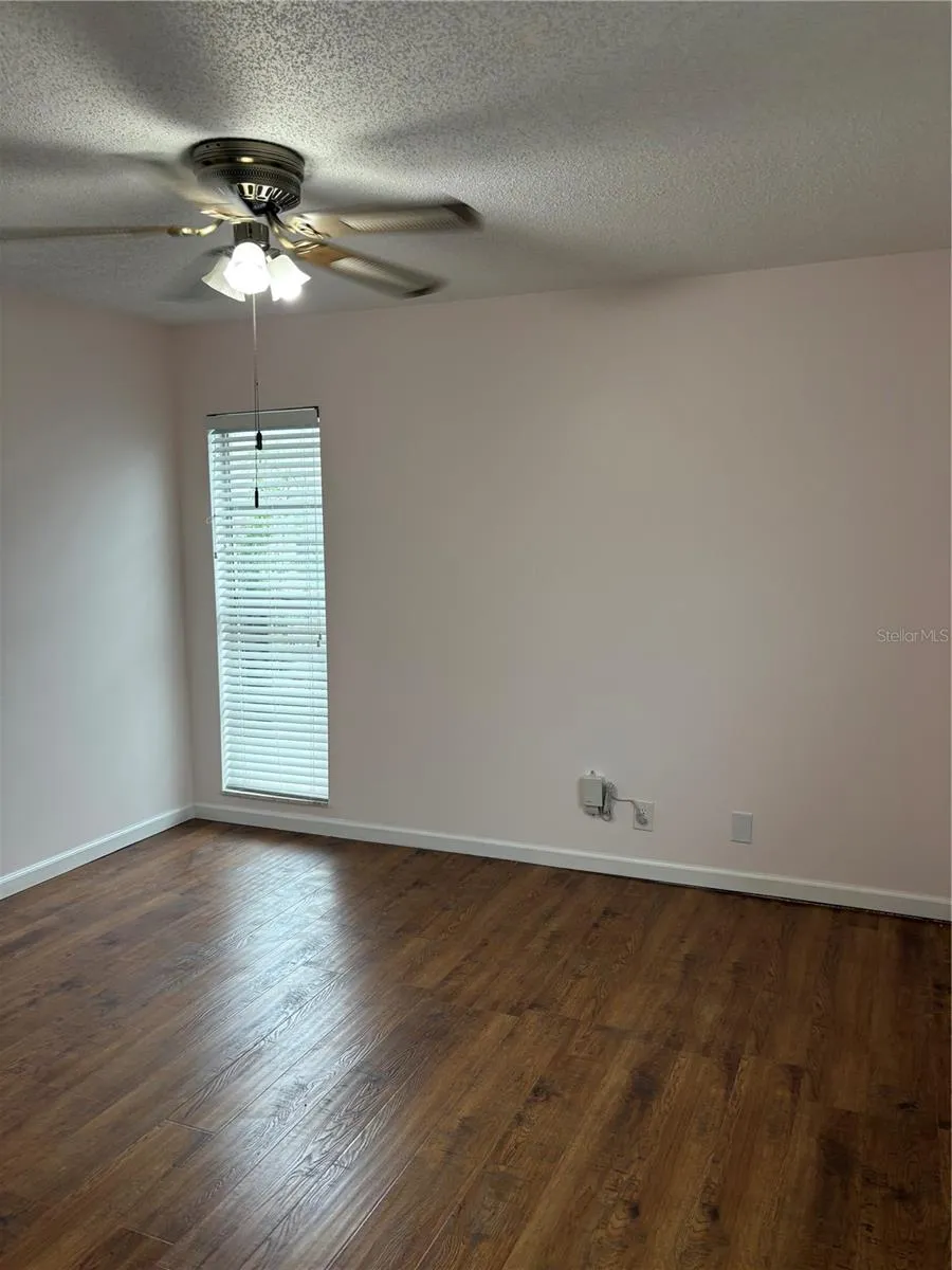 6418 W PARIS STREET Tampa, FL 33634