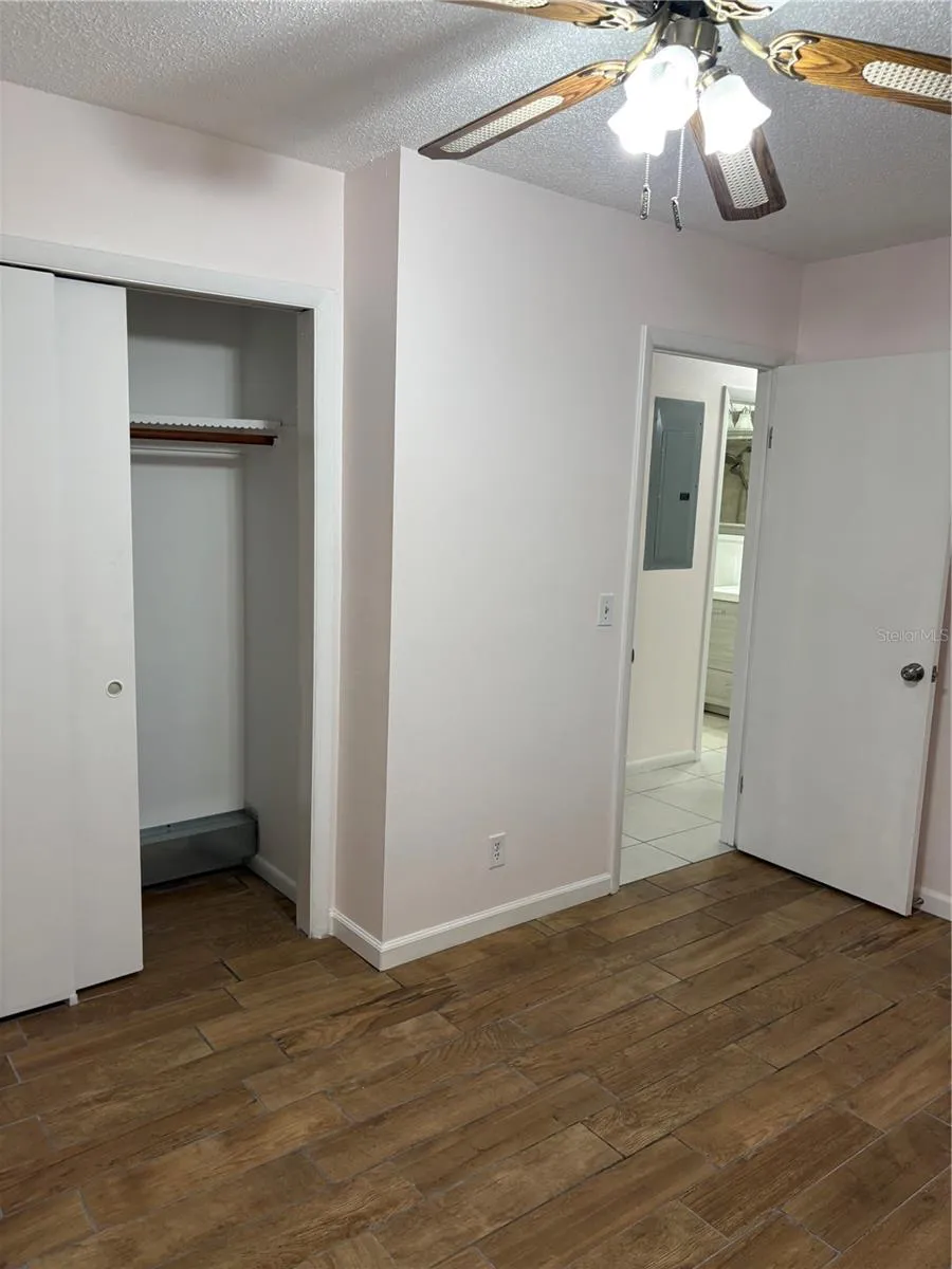 6418 W PARIS STREET Tampa, FL 33634