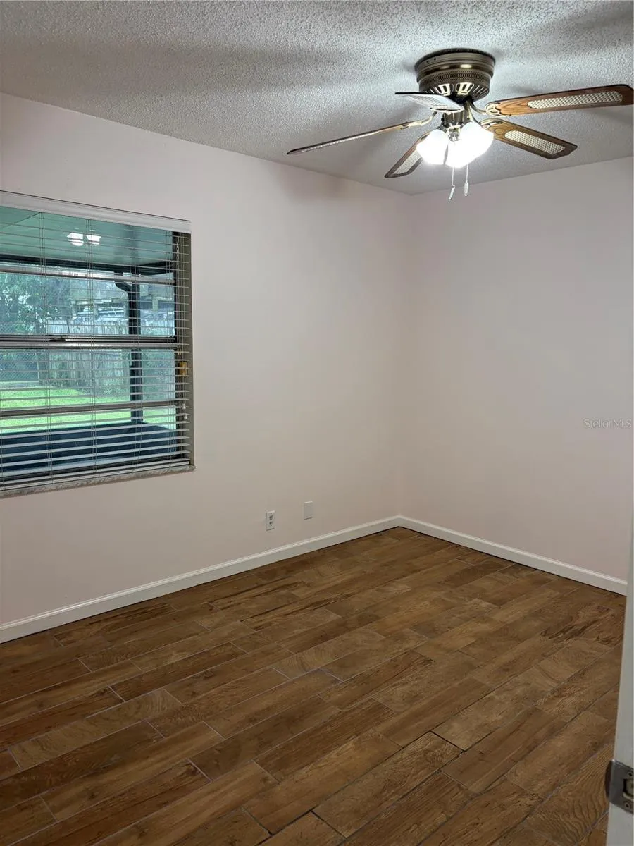 6418 W PARIS STREET Tampa, FL 33634