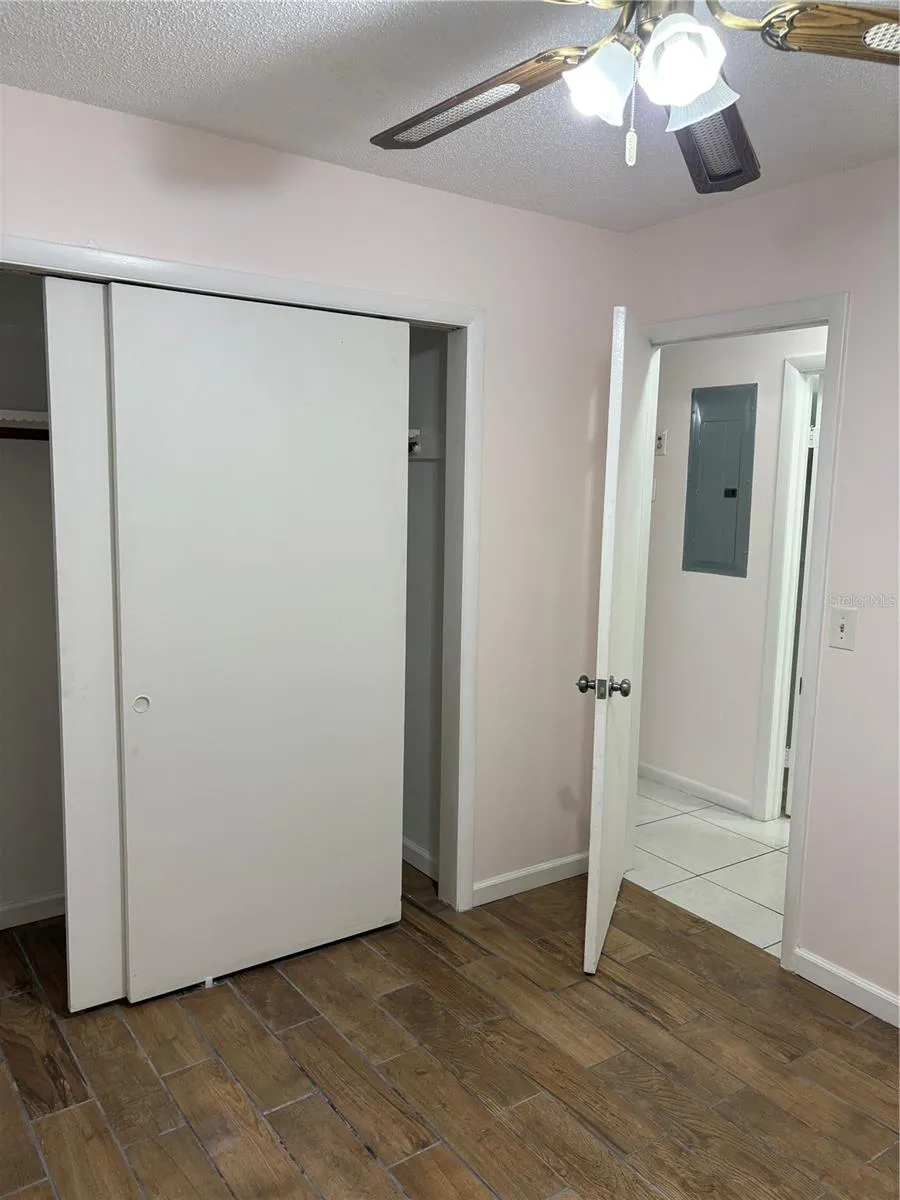 6418 W PARIS STREET Tampa, FL 33634