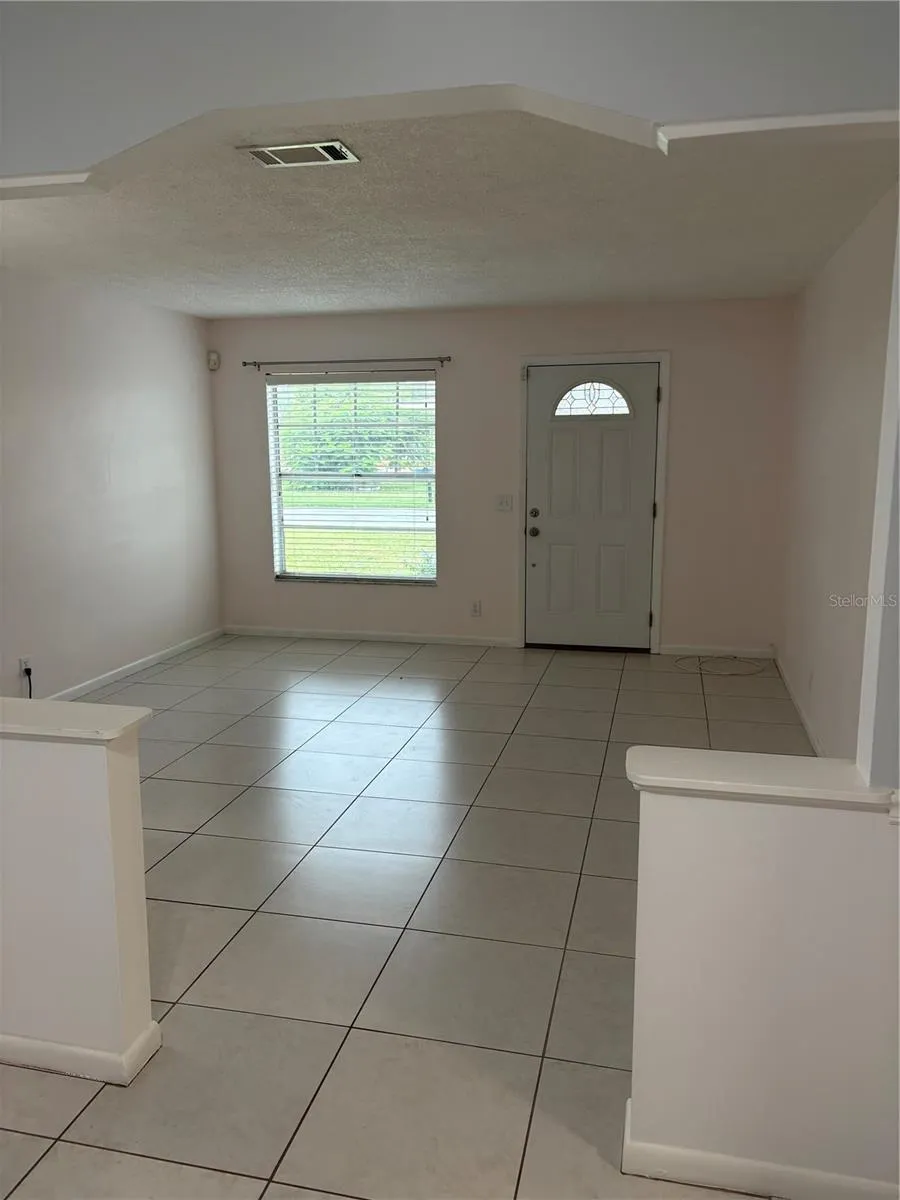 6418 W PARIS STREET Tampa, FL 33634
