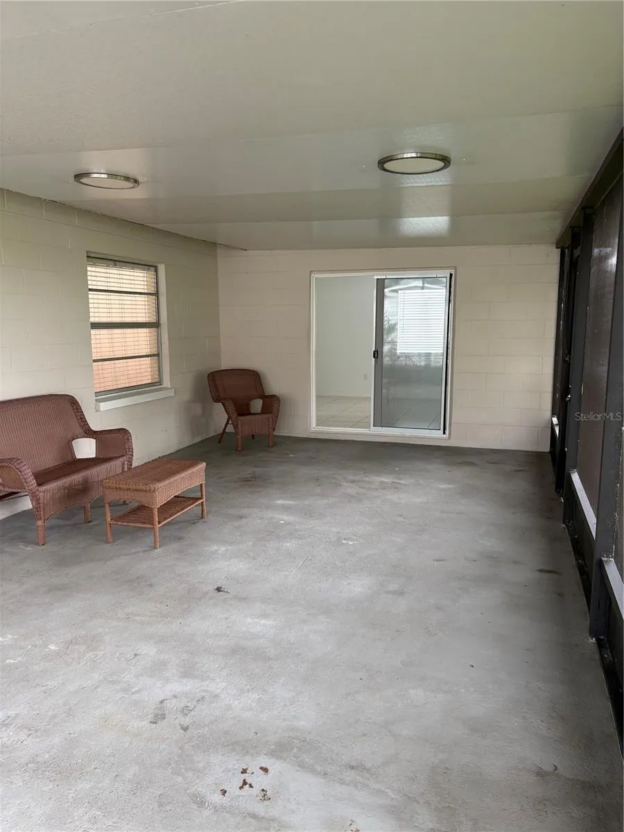 6418 W PARIS STREET Tampa, FL 33634