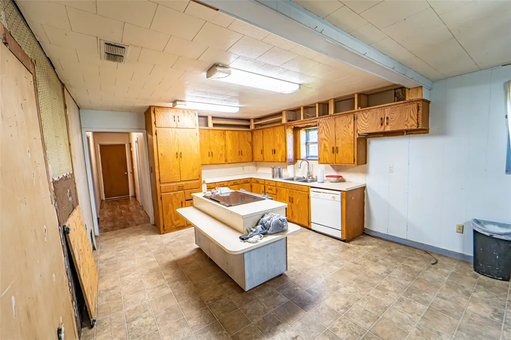 701 Fm 209 E Woodson, TX 76491