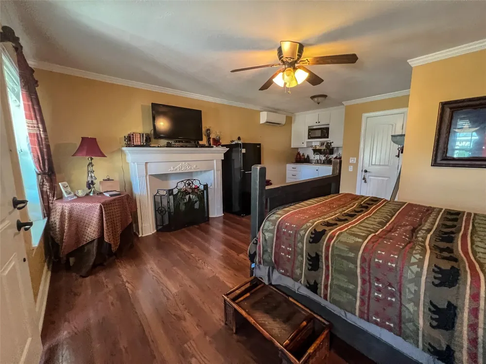 9500 Mayfield Avenue #C Shiro, TX 77876