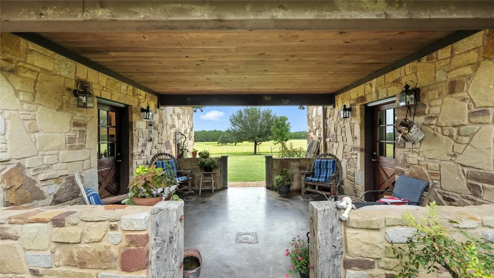 705 Antioch Road Paige, TX 78659