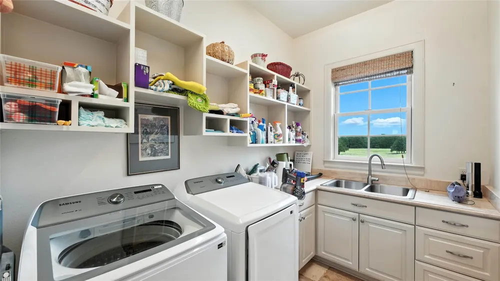 705 Antioch Road Paige, TX 78659