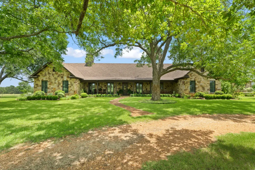 705 Antioch Road Paige, TX 78659