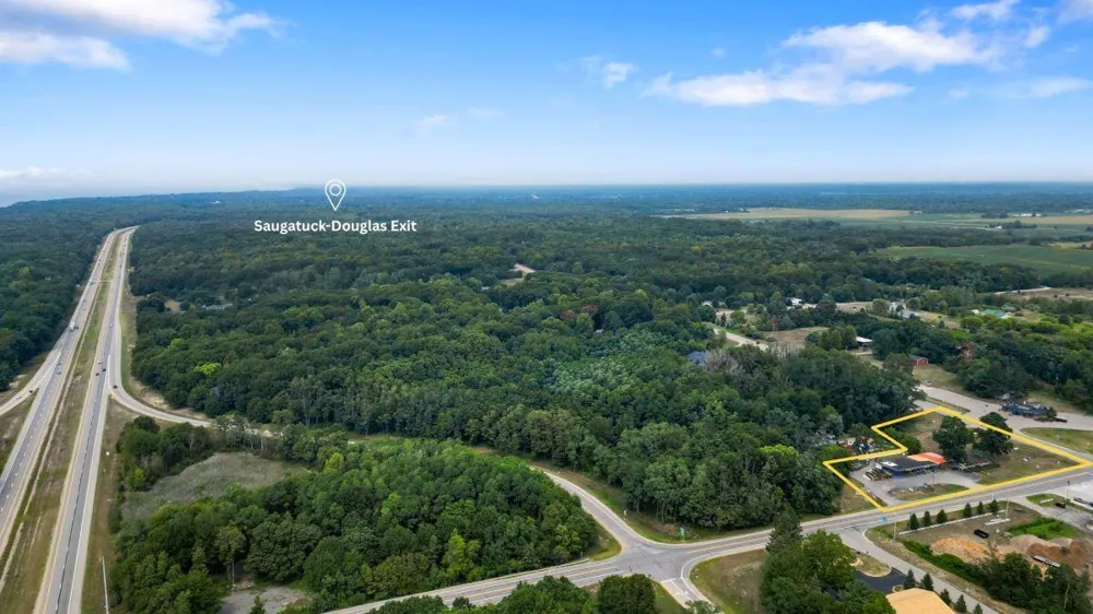 6821 124th Avenue Fennville, MI 49408