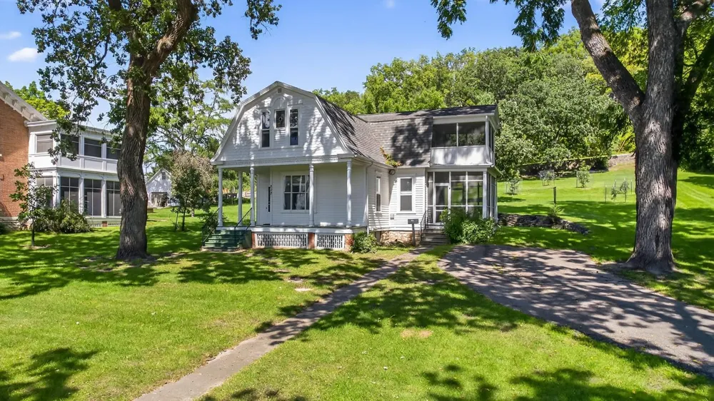 130,132,202 Winona Street SE Chatfield, MN 55923