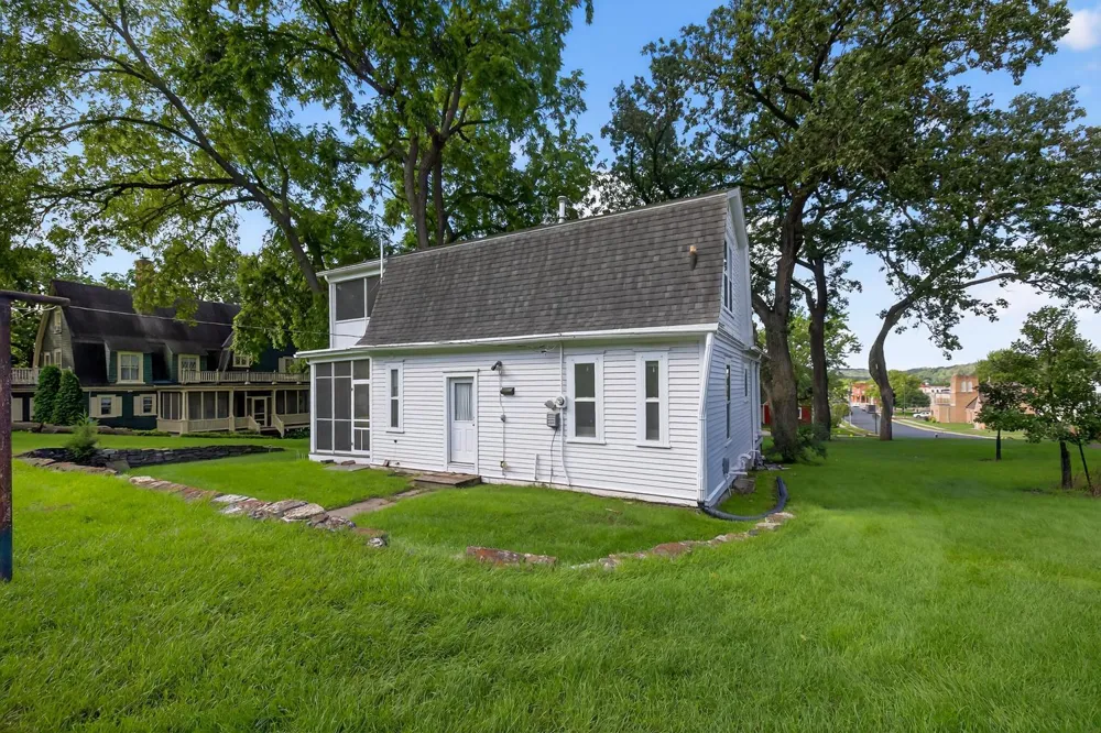 130,132,202 Winona Street SE Chatfield, MN 55923