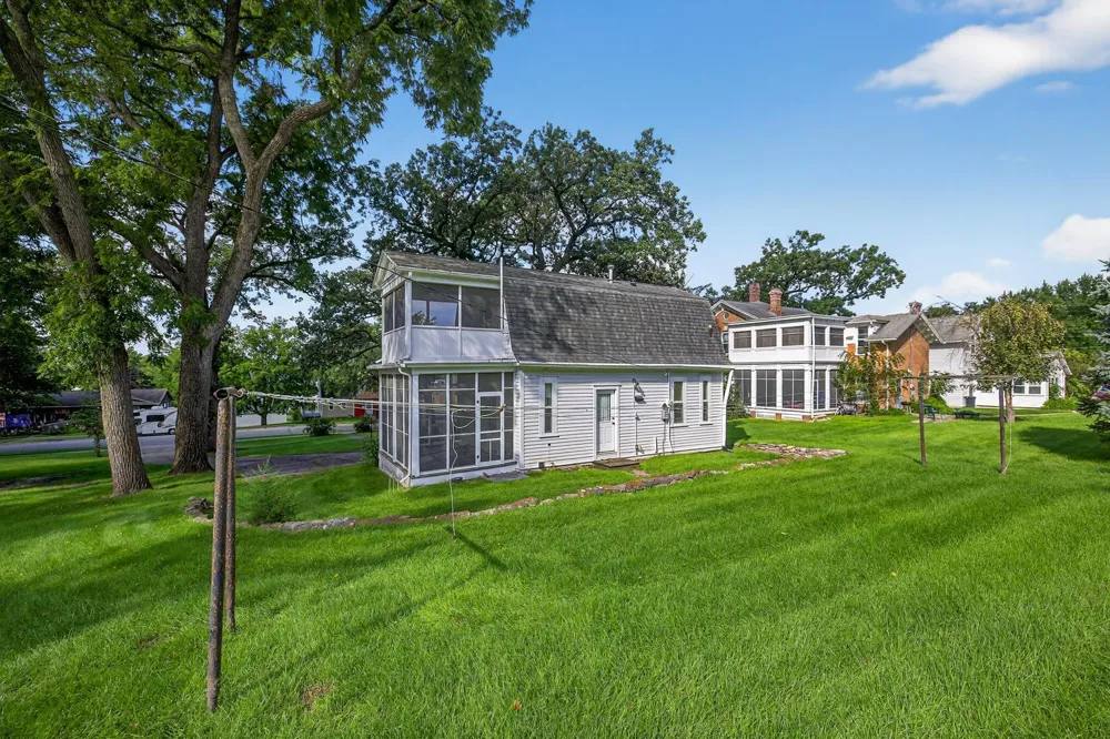 130,132,202 Winona Street SE Chatfield, MN 55923