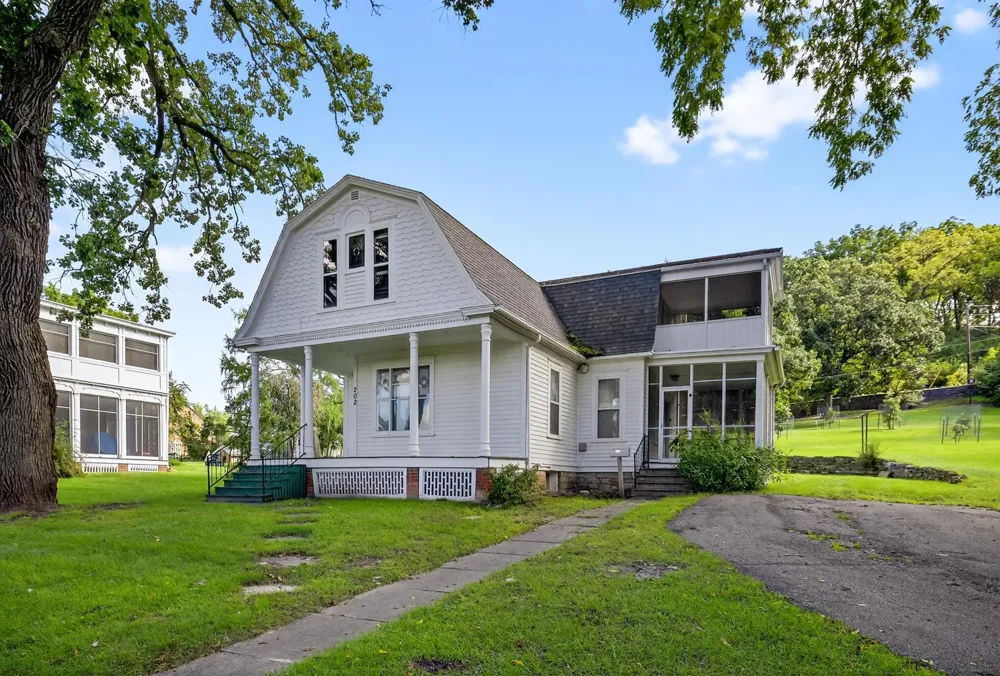 130,132,202 Winona Street SE Chatfield, MN 55923