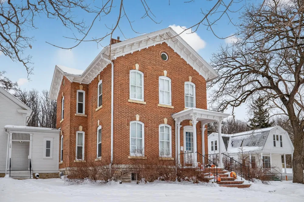 130,132,202 Winona Street SE Chatfield, MN 55923