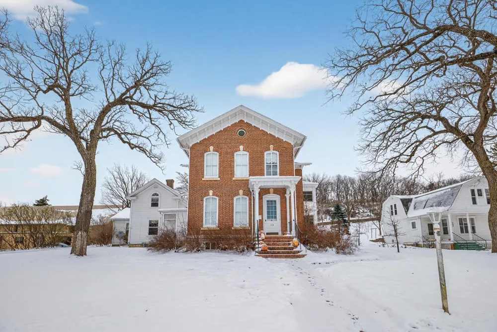 130,132,202 Winona Street SE Chatfield, MN 55923