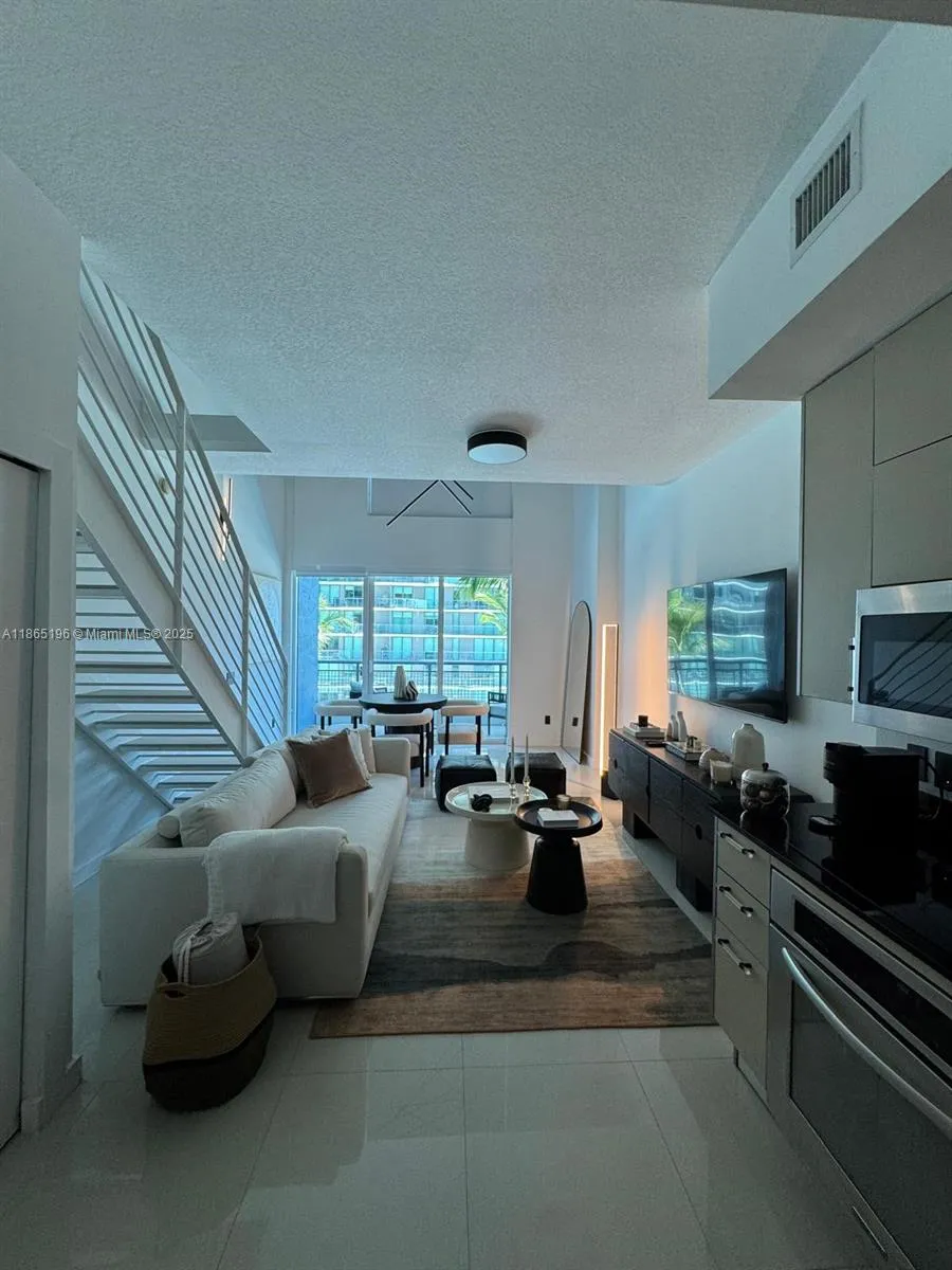 60 SW 13th St #1406 Miami, FL 33130
