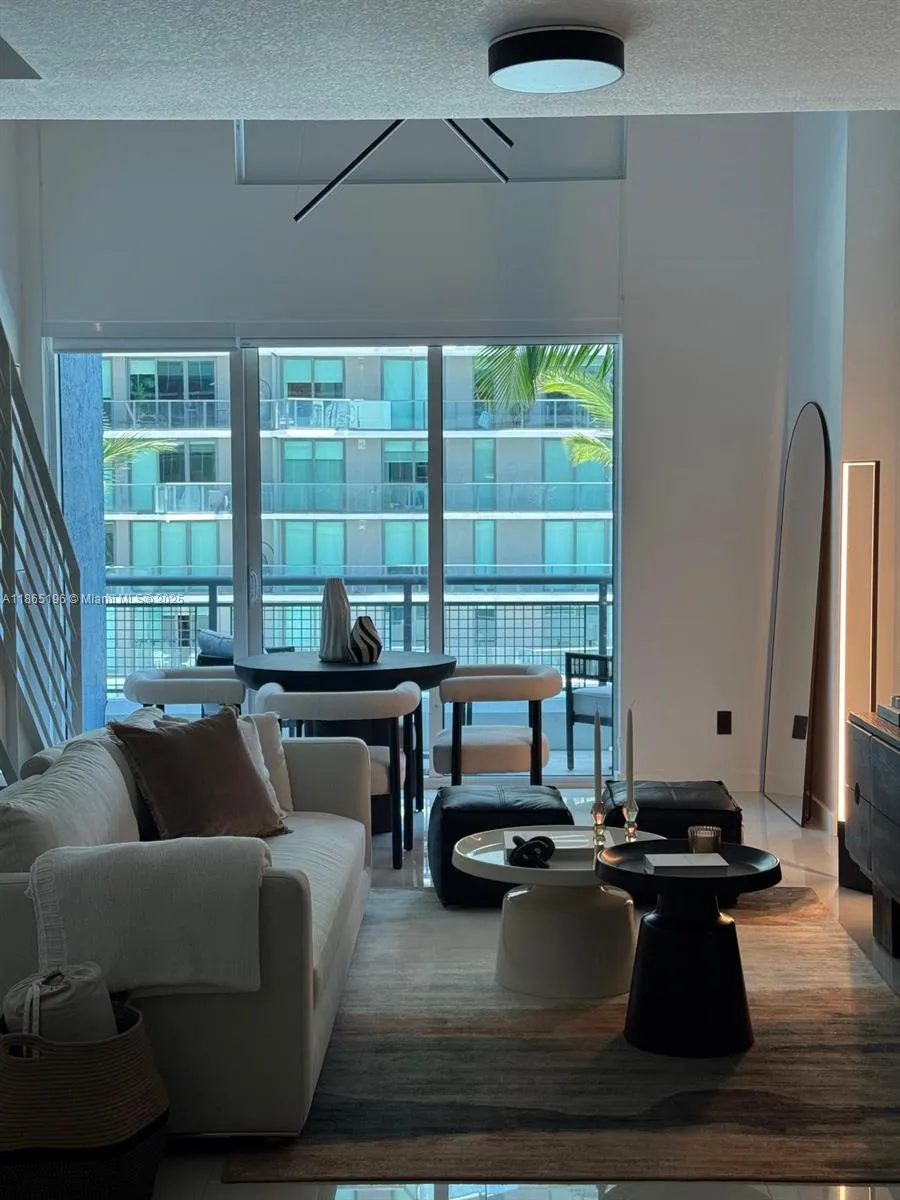 60 SW 13th St #1406 Miami, FL 33130