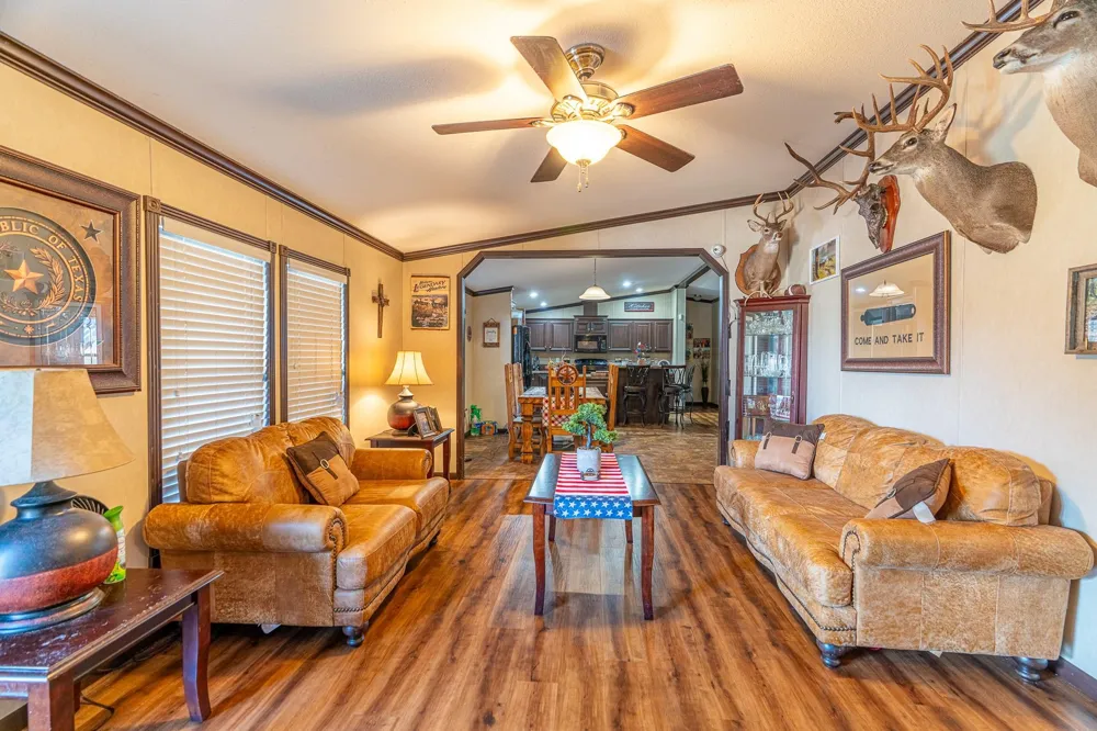 5819 County Road 1170 Kennard, TX 75925