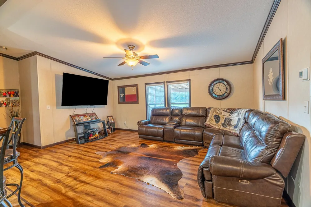 5819 County Road 1170 Kennard, TX 75925