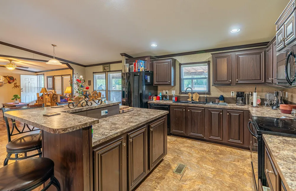 5819 County Road 1170 Kennard, TX 75925