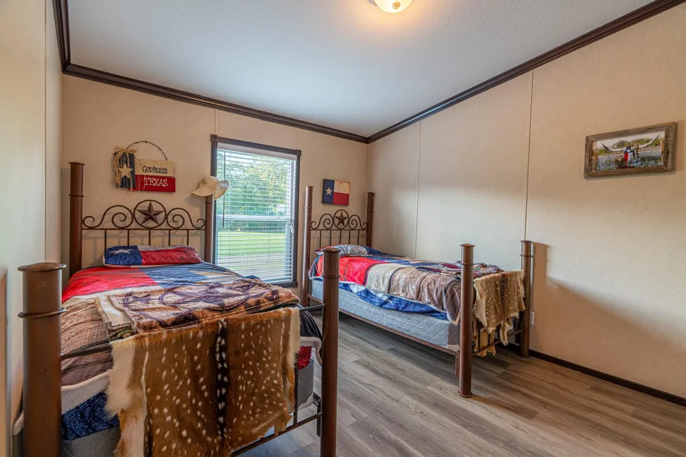 5819 County Road 1170 Kennard, TX 75925