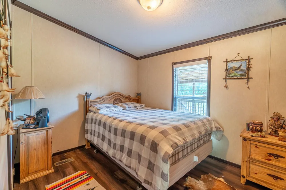 5819 County Road 1170 Kennard, TX 75925