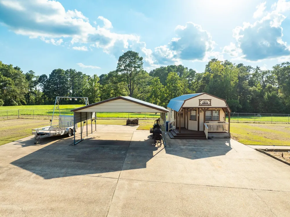 5819 County Road 1170 Kennard, TX 75925