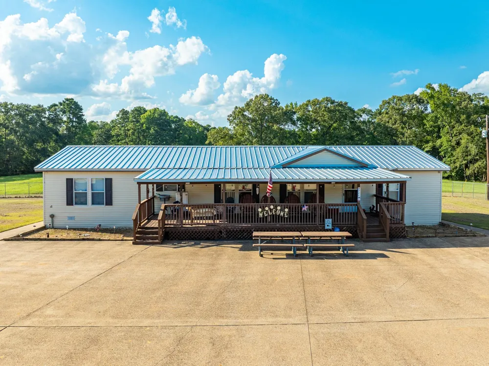 5819 County Road 1170 Kennard, TX 75925