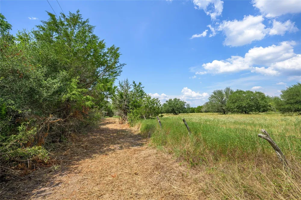 10842 Rauch Road La Grange, TX 78946