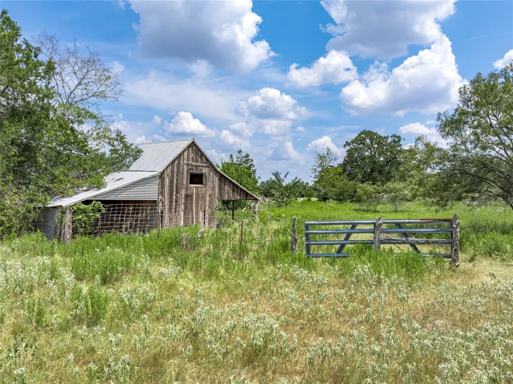 10842 Rauch Road La Grange, TX 78946