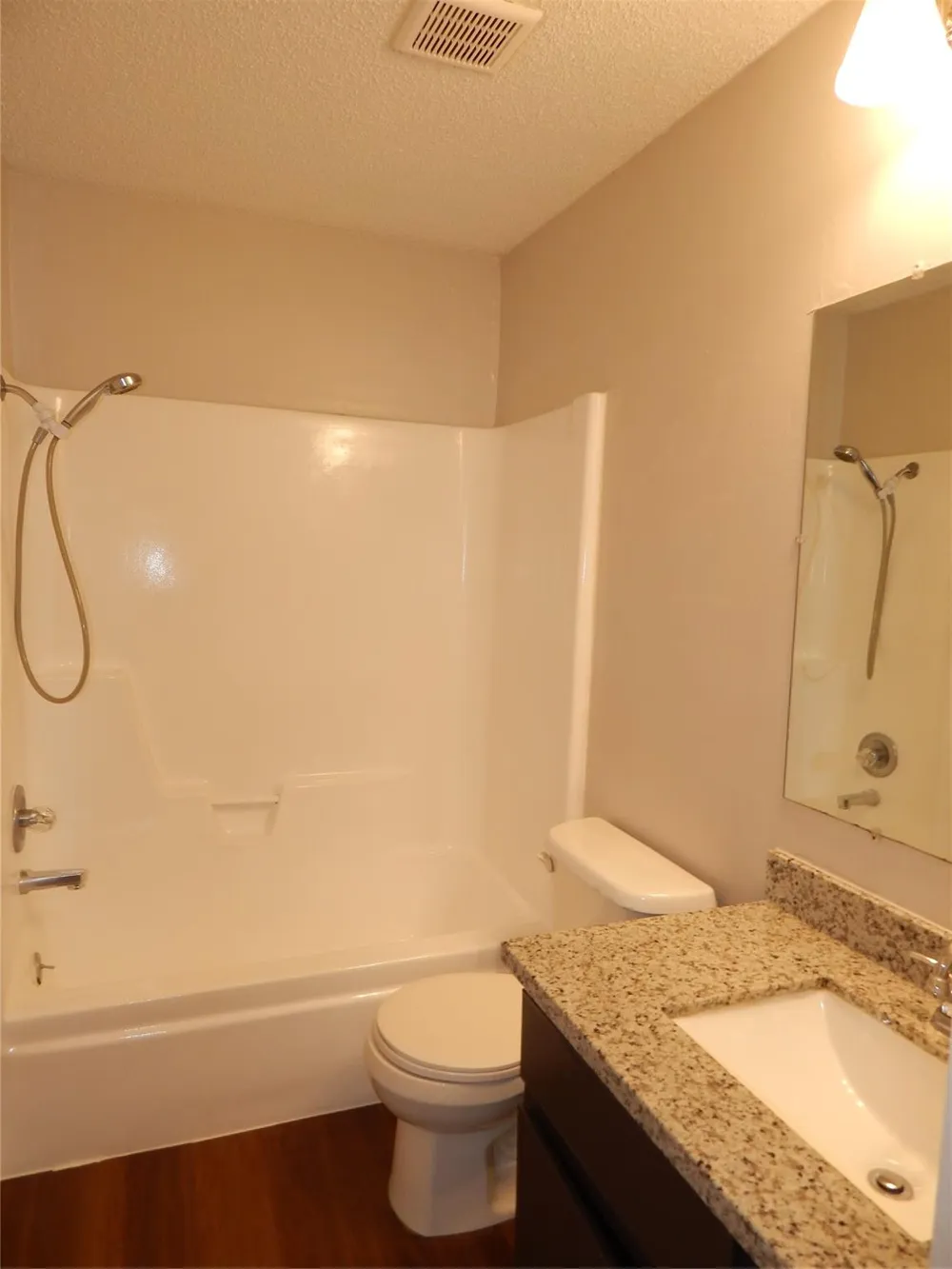 204 Northpointe Avenue #204 La Grange, TX 78945