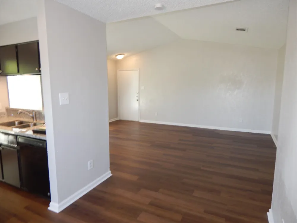 204 Northpointe Avenue #204 La Grange, TX 78945