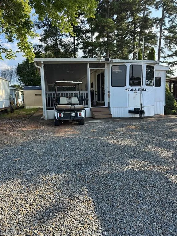 111 Club house Drive New London, NC 28127