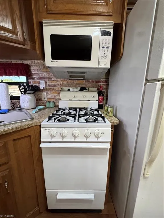 111 Club house Drive New London, NC 28127