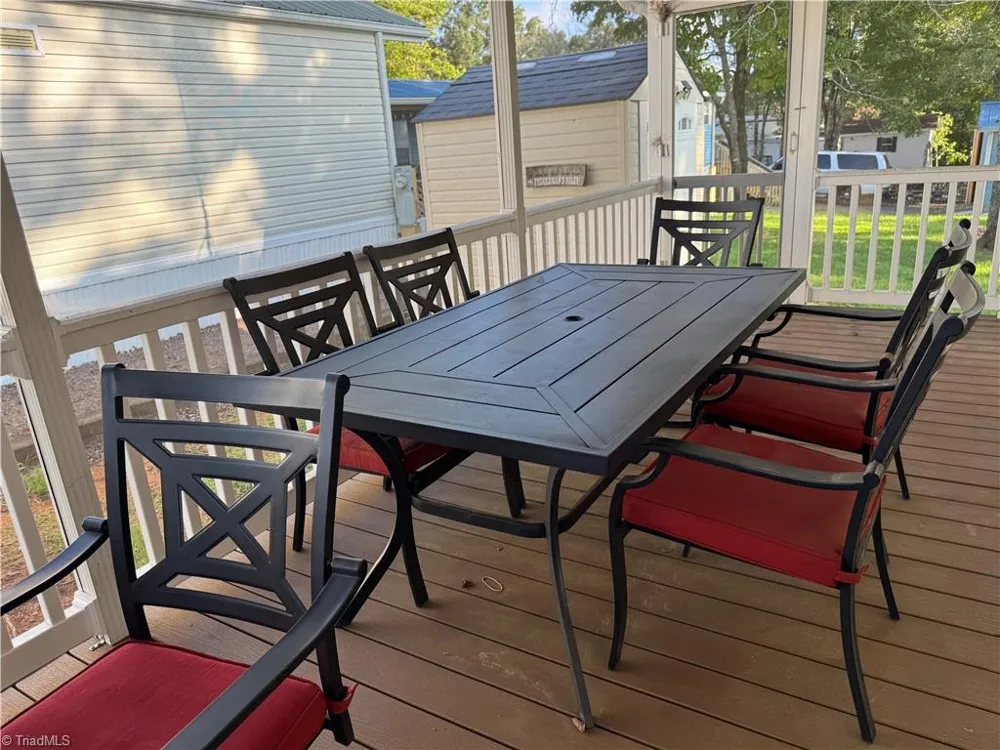 111 Club house Drive New London, NC 28127