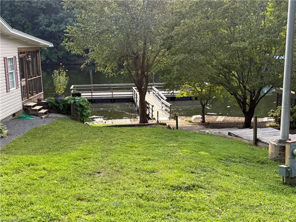 111 Club house Drive New London, NC 28127