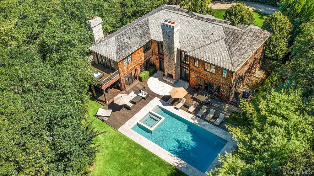 20 Devonshire Lane Amagansett, NY 11930