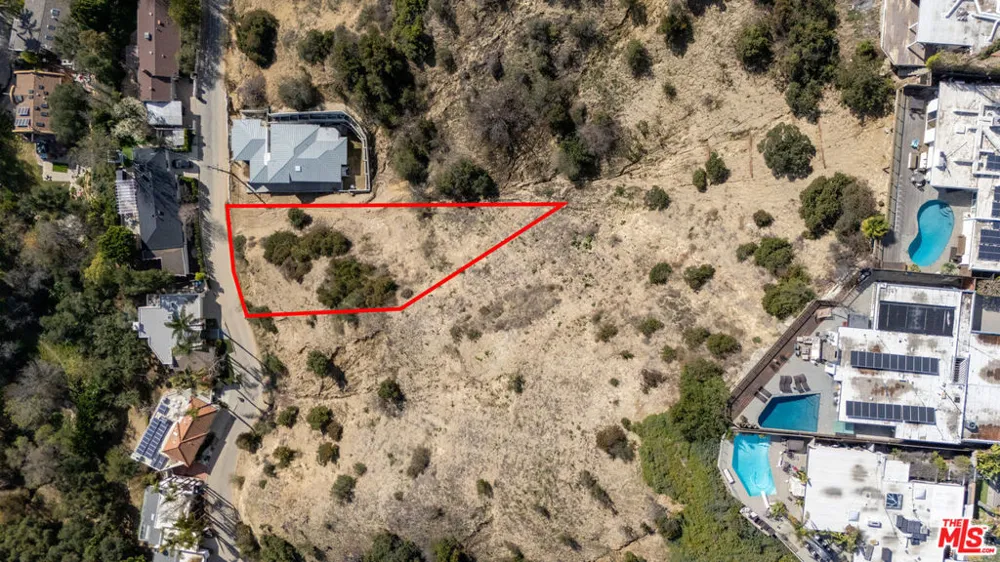 3573 Camino De La Cumbre Sherman Oaks, CA 91423