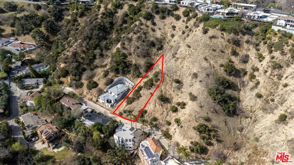 3573 Camino De La Cumbre Sherman Oaks, CA 91423