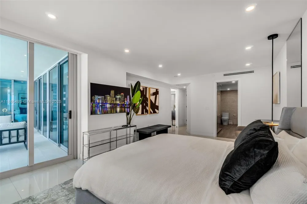 1500 Ocean Drive #1003 Miami Beach, FL 33139