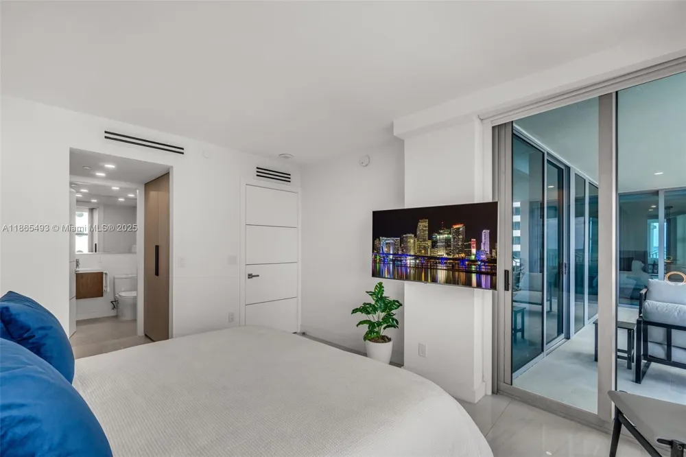 1500 Ocean Drive #1003 Miami Beach, FL 33139