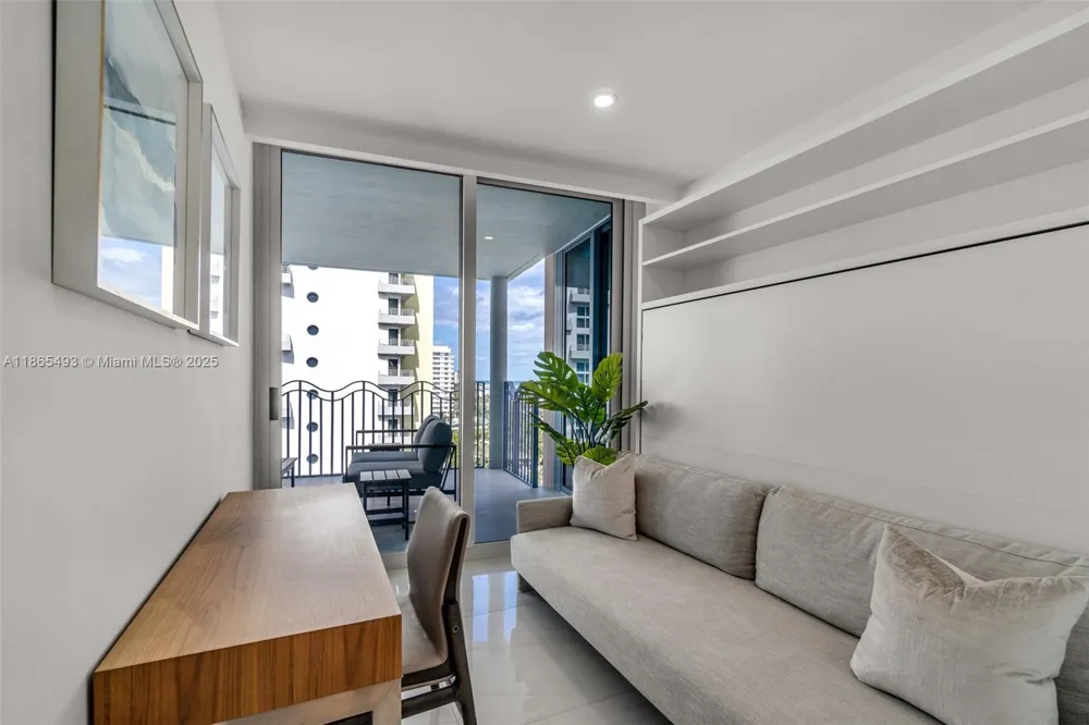 1500 Ocean Drive #1003 Miami Beach, FL 33139
