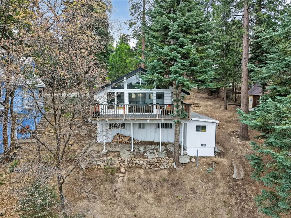 628 Rose Lane Twin Peaks, CA 92391