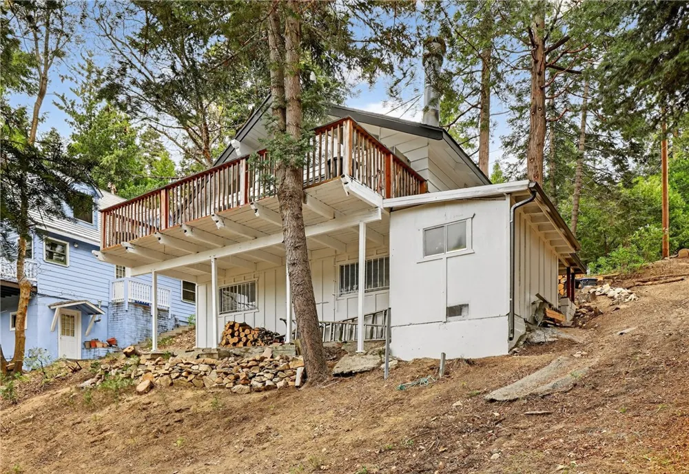 628 Rose Lane Twin Peaks, CA 92391