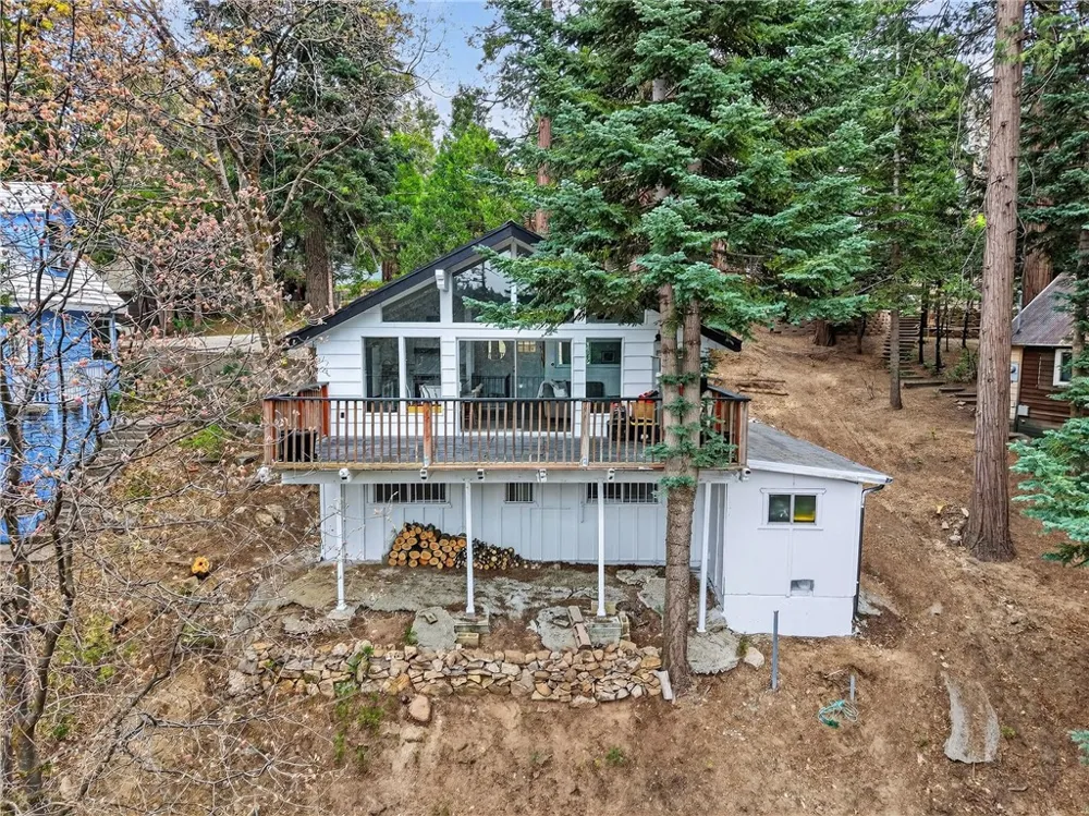 628 Rose Lane Twin Peaks, CA 92391