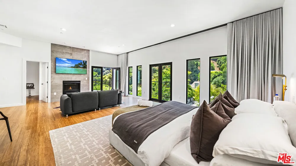 1846 Franklin Canyon Drive Beverly Hills, CA 90210