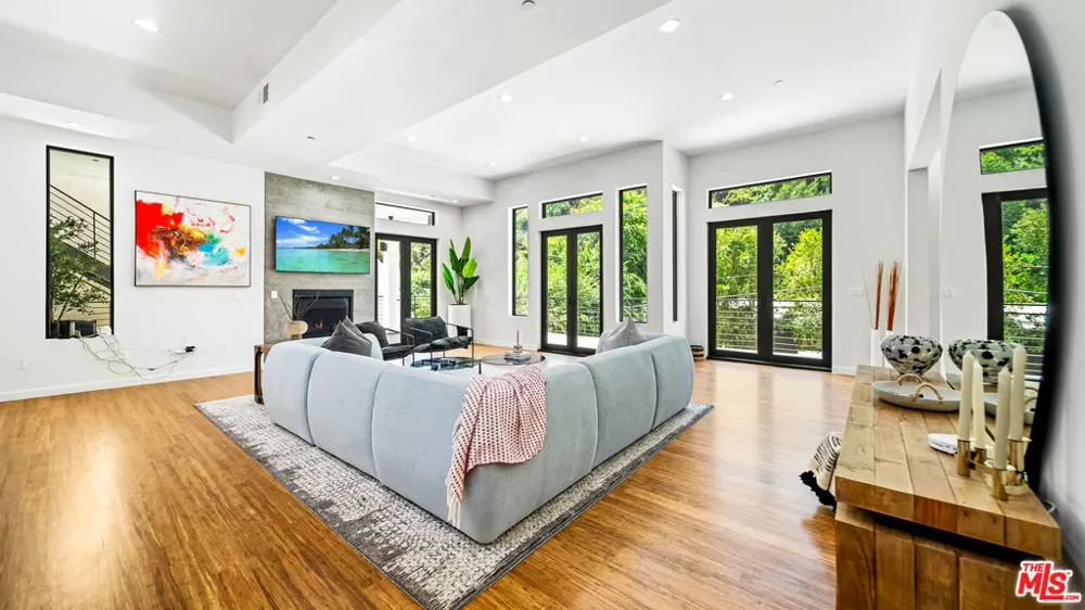 1846 Franklin Canyon Drive Beverly Hills, CA 90210