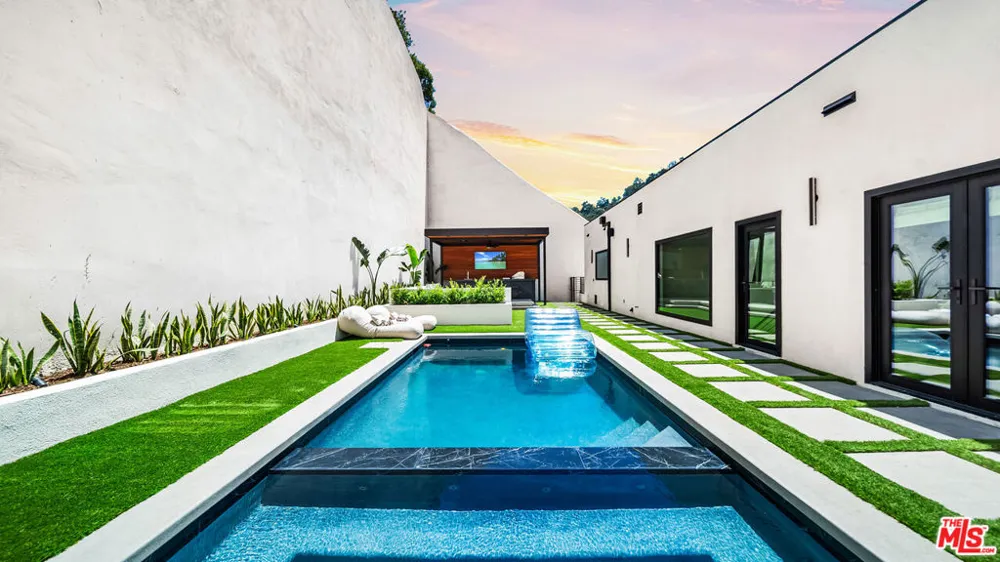 1846 Franklin Canyon Drive Beverly Hills, CA 90210