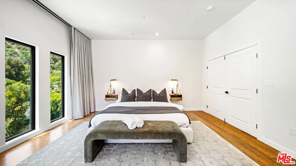 1846 Franklin Canyon Drive Beverly Hills, CA 90210