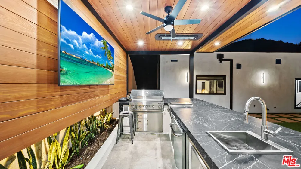 1846 Franklin Canyon Drive Beverly Hills, CA 90210