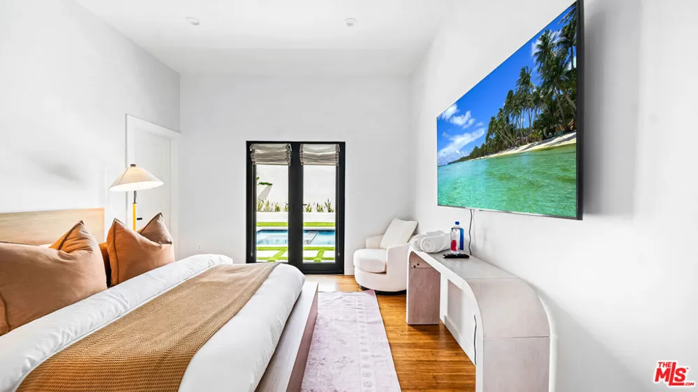 1846 Franklin Canyon Drive Beverly Hills, CA 90210